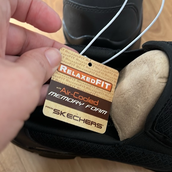 Skechers Men’s Slip-On - Picture 9 of 15